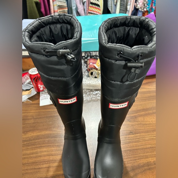 Quilted Cuffed Hunter Boots - Picture 6 of 11